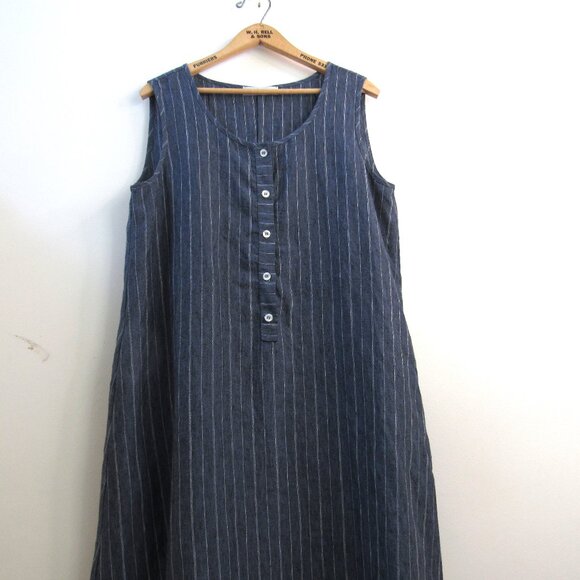Pure Linen Pinstripe Dress Made in Canada - Picture 3 of 4